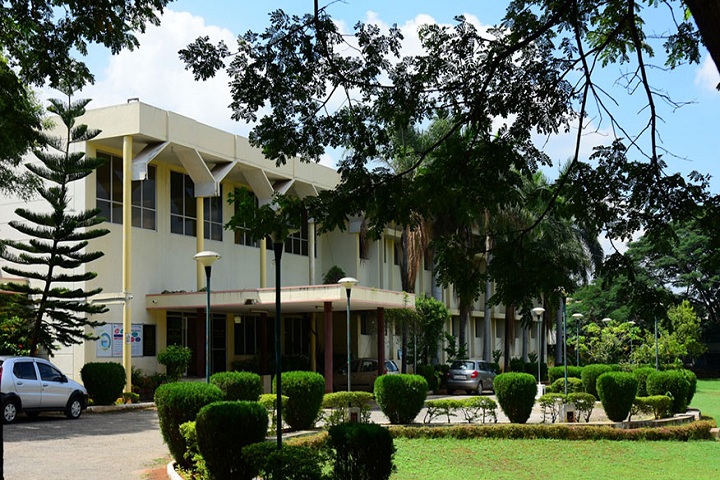 https://cache.careers360.mobi/media/colleges/social-media/media-gallery/1407/2020/9/8/Campus View of Central Institute of Plastics Engineering and Technology Mysore_Campus-View.jpg